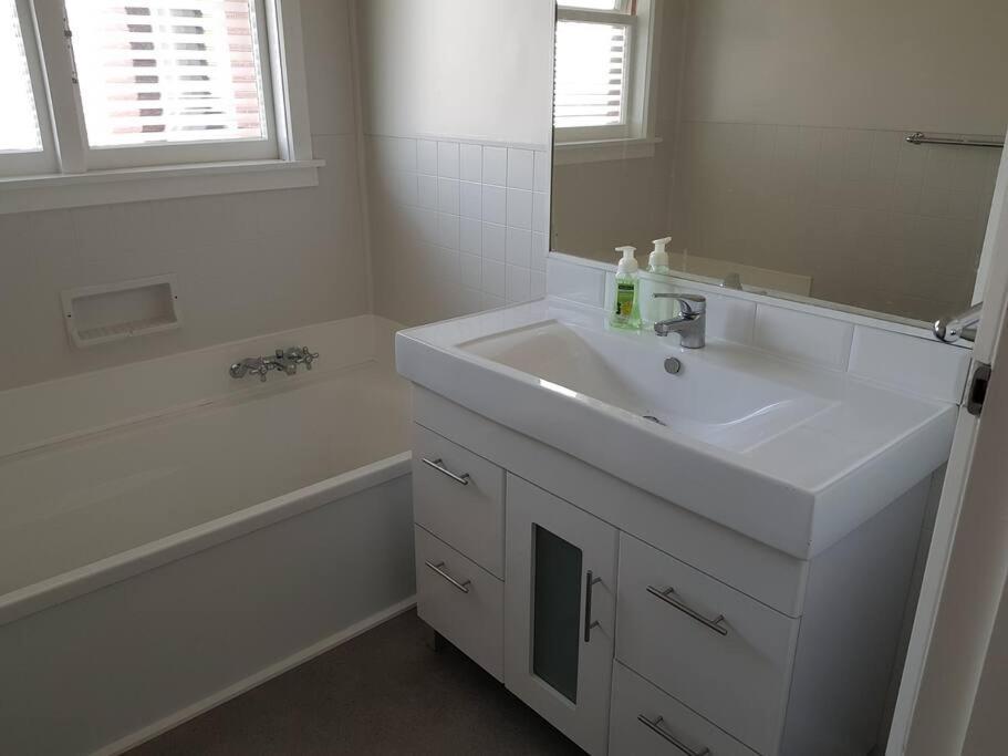 Handy Location - 3Brd Home! Timaru Esterno foto